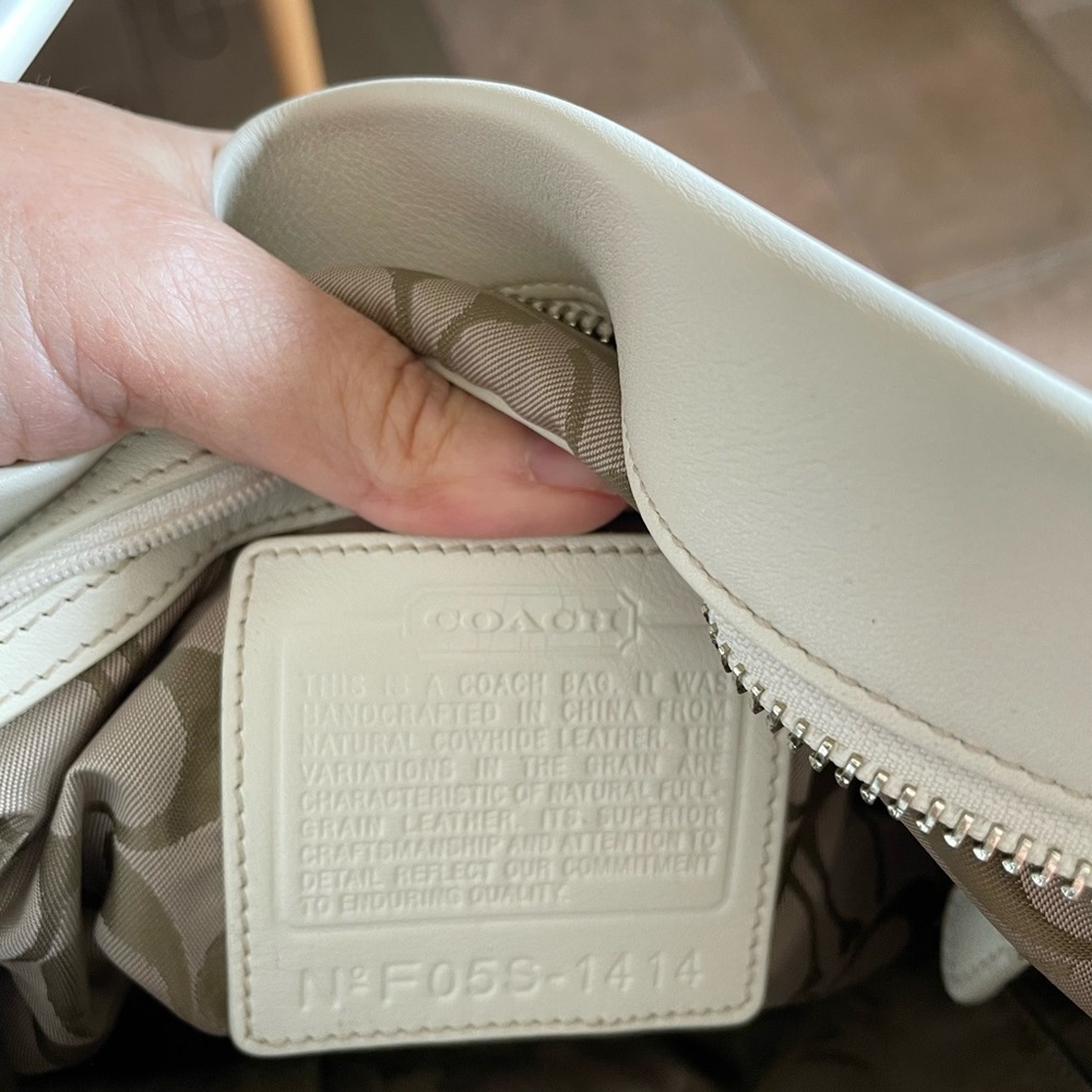 Coach Bag - Picture 4 of 4